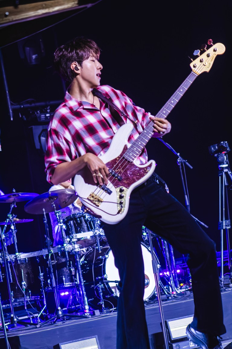 @leane.ctrl - CNBLUE in Paris 2026 - Folies Bergère